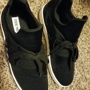 Steve Madden Women Lancer lace up sneakers